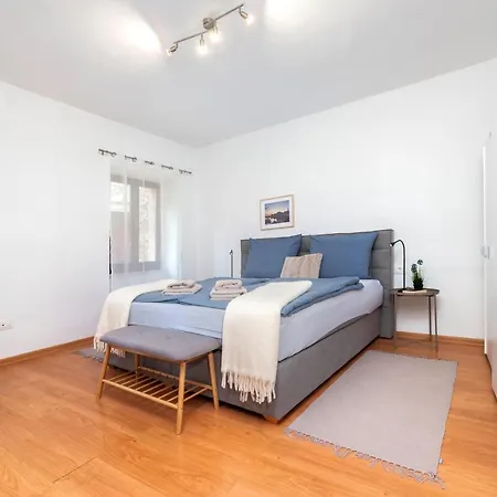 House Elisabeth - A Charming Old Town Apartment *